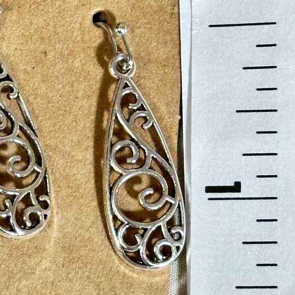 2/$20 Silver tone long thin water droplet filigree hook earrings - Picture 10 of 11